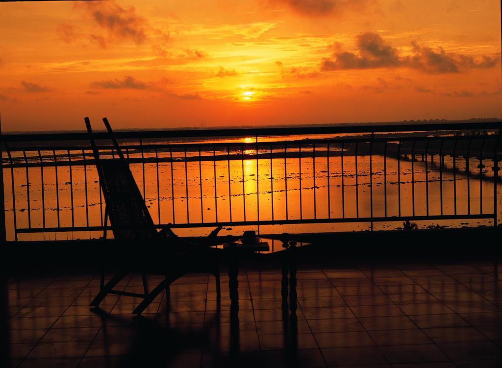 Riviera Suites Kochi Εξωτερικό φωτογραφία