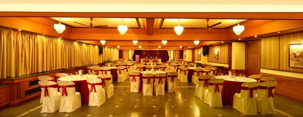 Riviera Suites Kochi Εξωτερικό φωτογραφία