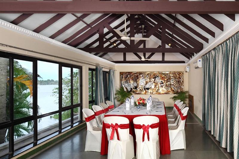Riviera Suites Kochi Εξωτερικό φωτογραφία