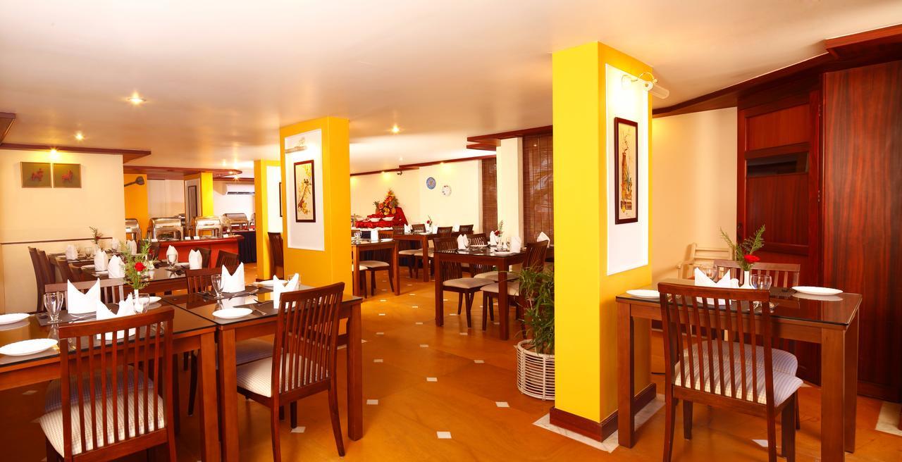 Riviera Suites Kochi Εξωτερικό φωτογραφία