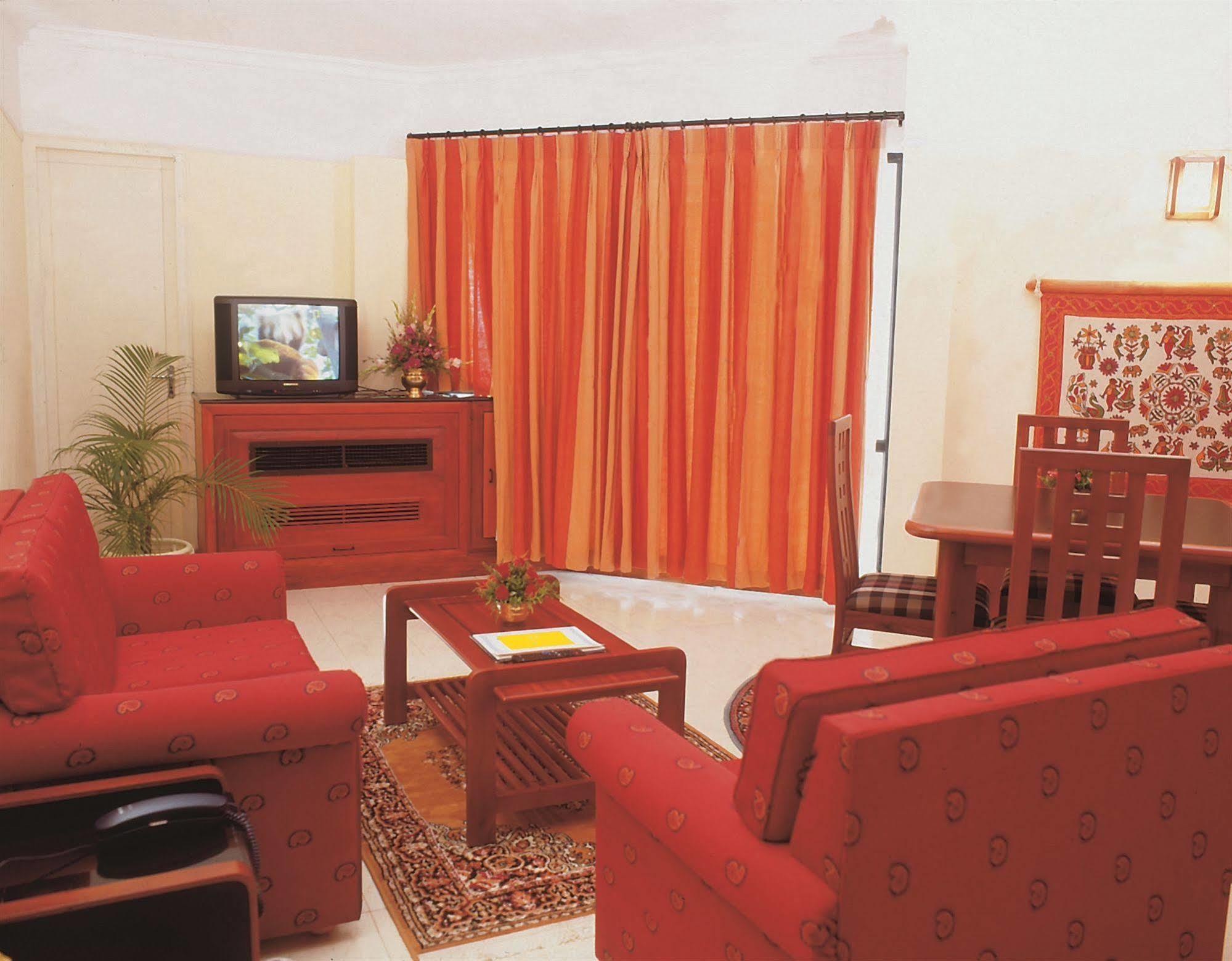Riviera Suites Kochi Εξωτερικό φωτογραφία