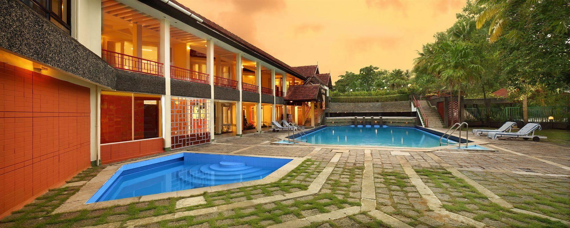 Riviera Suites Kochi Εξωτερικό φωτογραφία