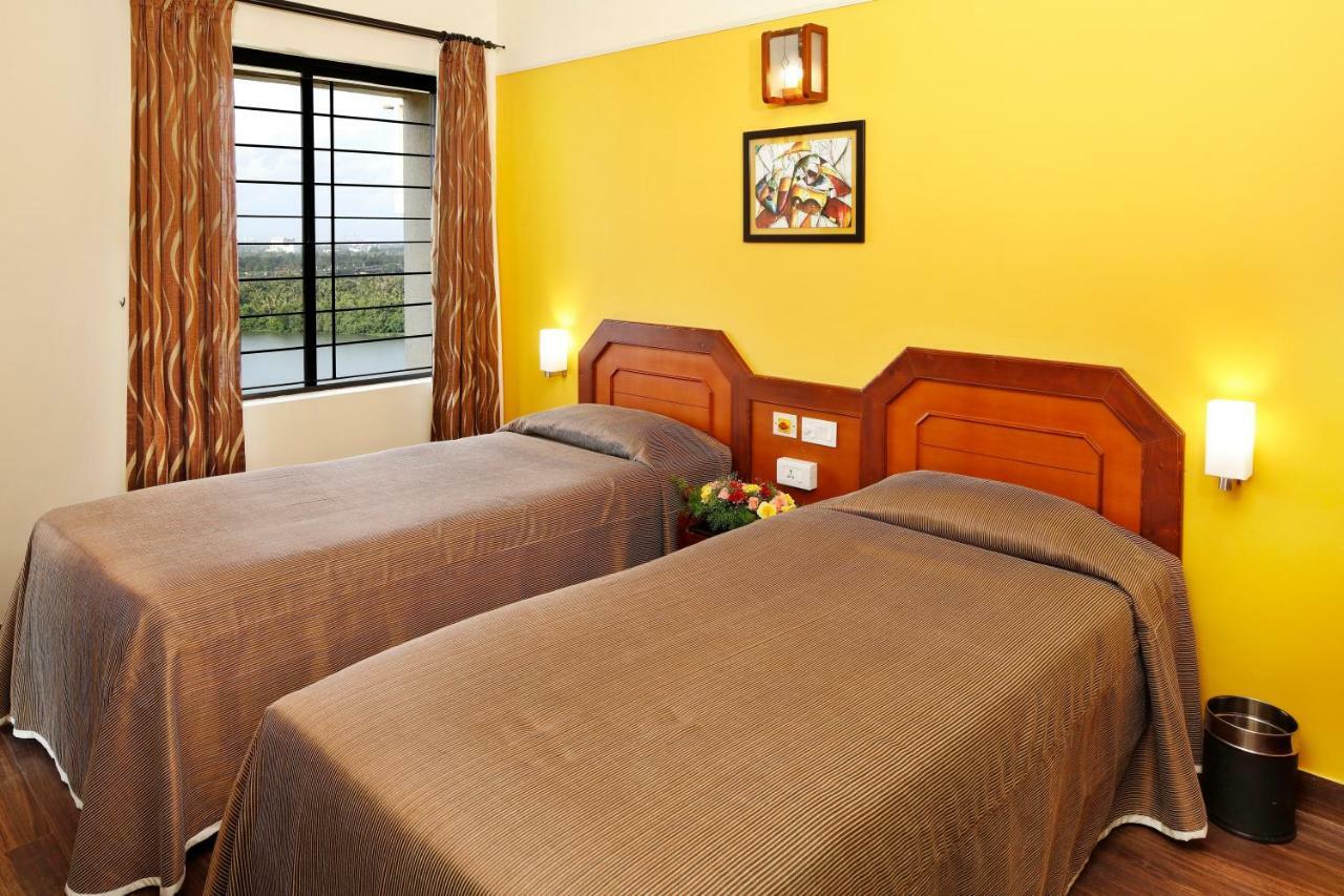Riviera Suites Kochi Εξωτερικό φωτογραφία