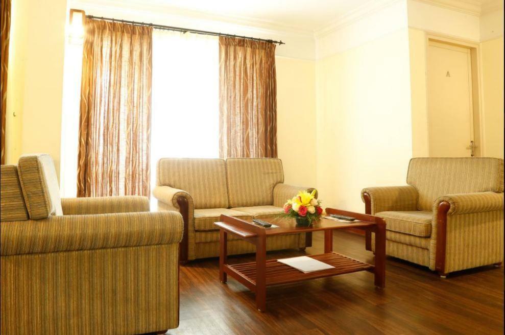 Riviera Suites Kochi Εξωτερικό φωτογραφία